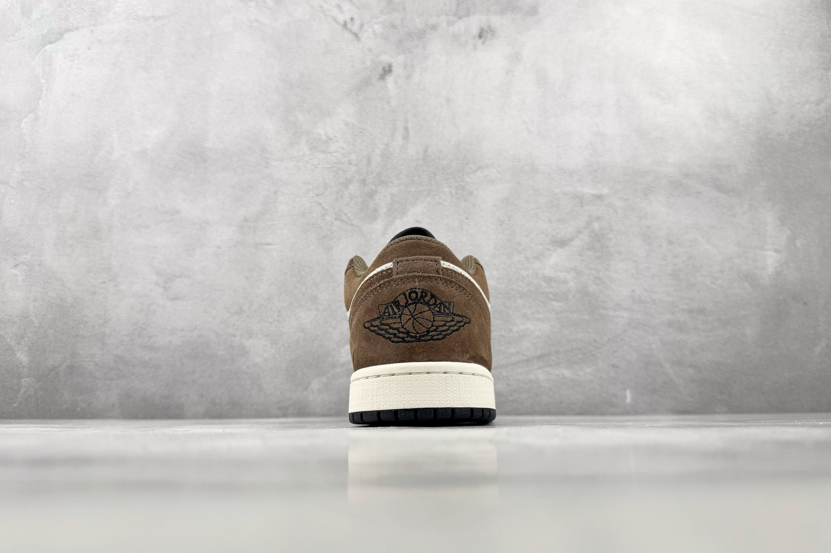 DT 公司级 Jordan Air Jordan 1 白棕 货号：-200 尺码：35.5 36 36.5 37.5 3