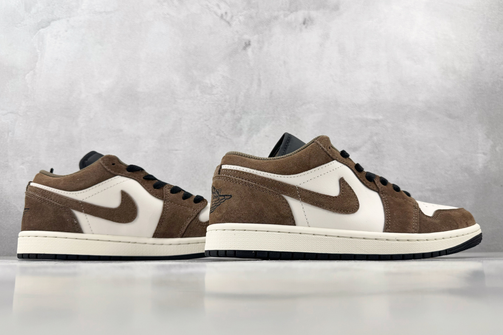 DT 公司级 Jordan Air Jordan 1 白棕 货号：-200 尺码：35.5 36 36.5 37.5 3