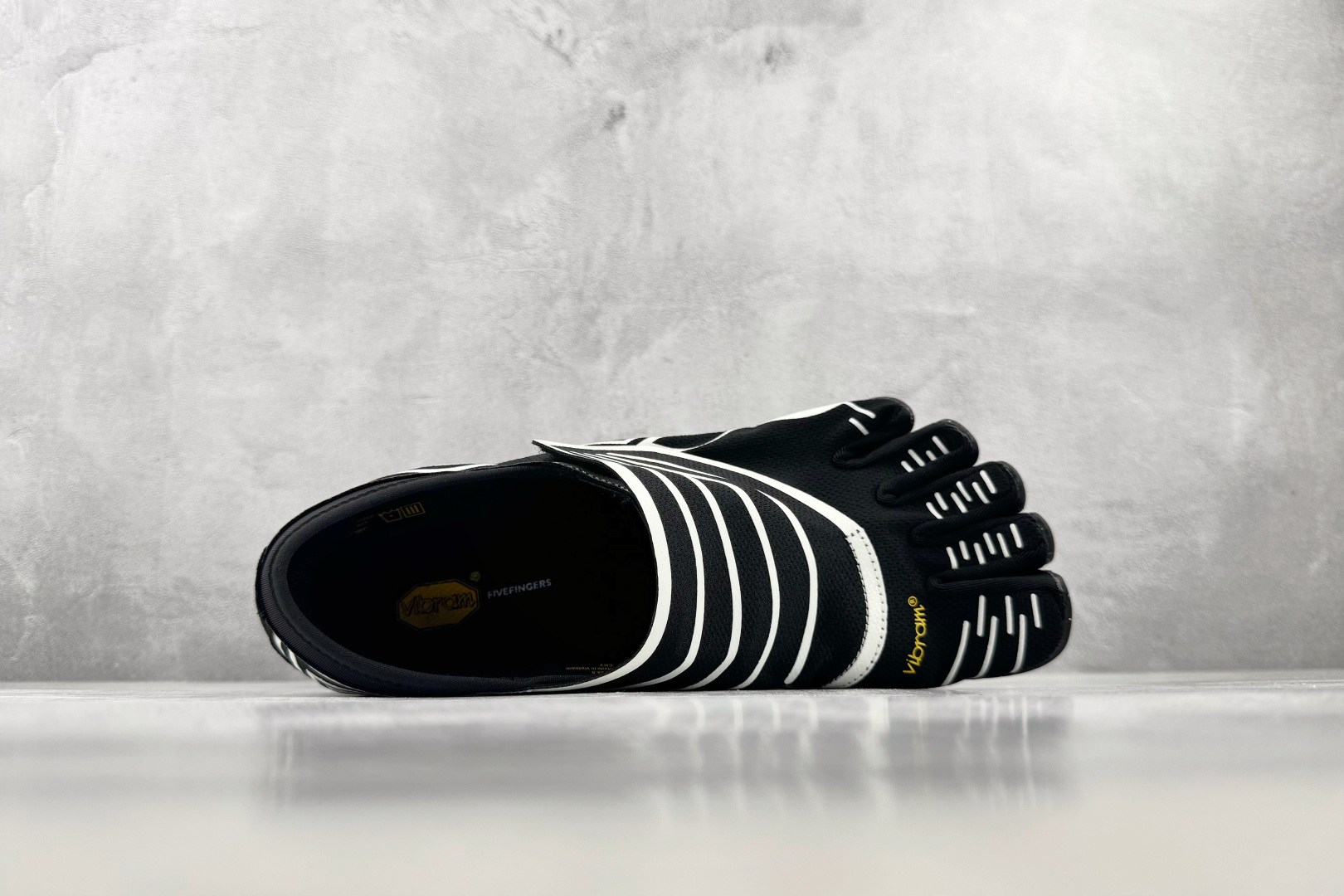 HG 品质升级 Vibram 五指鞋 Groundsplay 象牙白 货号：26W8802 尺码：35 36 36.5 