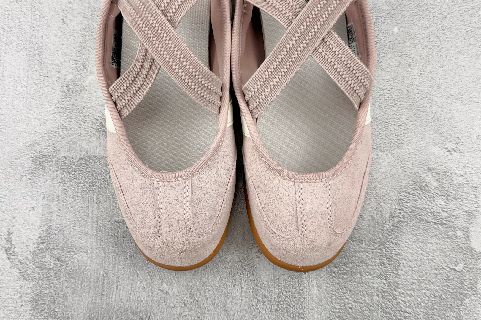 R 版出口订单 adidas BARREDA 粉色 货号：KJ2254 尺码：35.5 36 36.5 37.5 38 