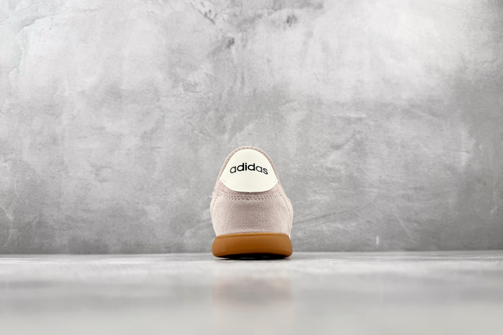R 版出口订单 adidas BARREDA 粉色 货号：KJ2254 尺码：35.5 36 36.5 37.5 38 