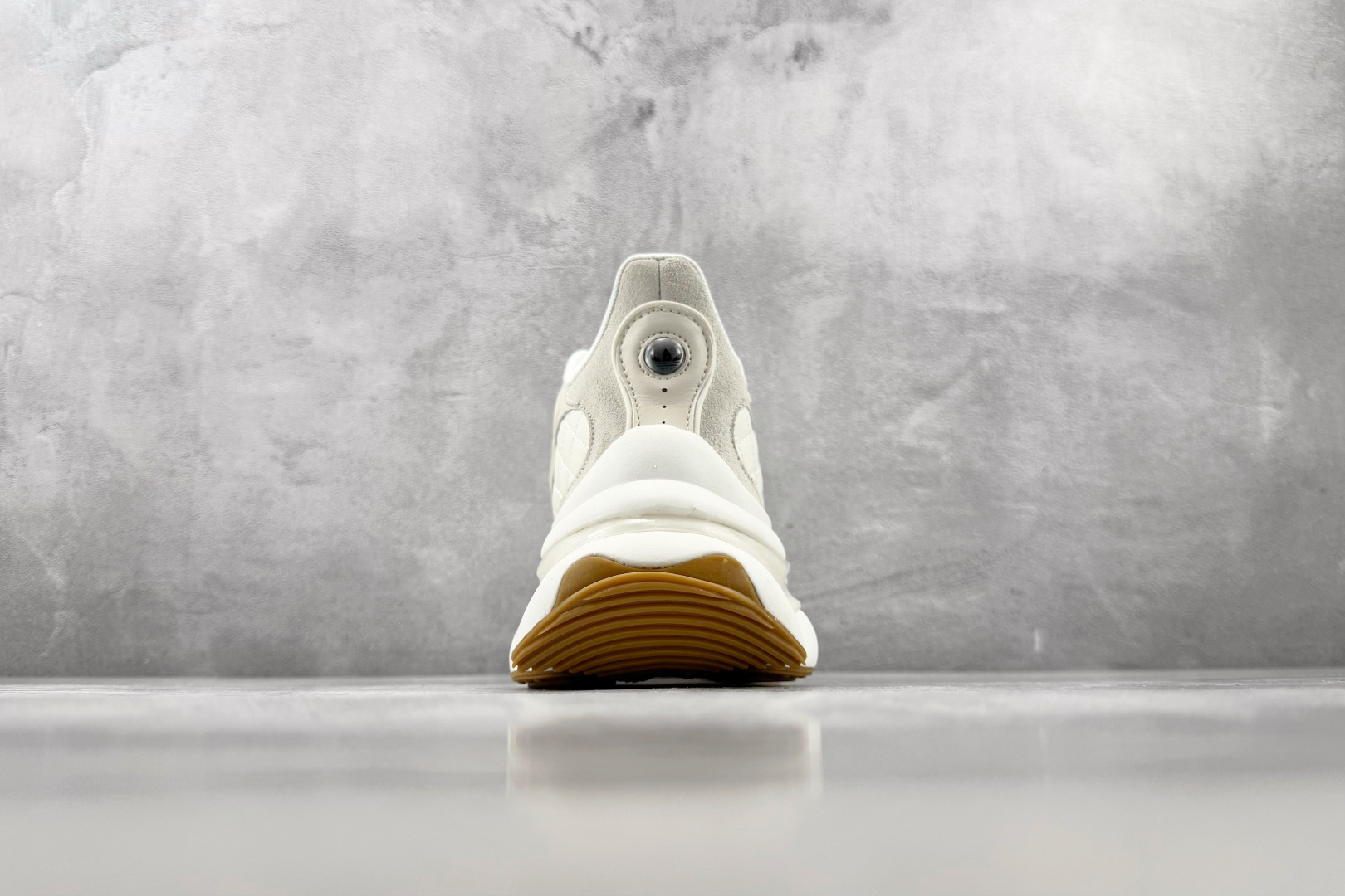 R版 出口订单 adidas originals Ozvenuz 米白 货号：HQ2643 尺码：35.5 36 36.