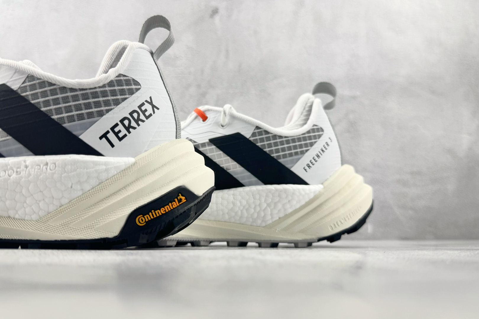Top adidas FREEHIKER 3 GORE-TEX 白色 货号：KI8275 尺码：40 40.5 41 4