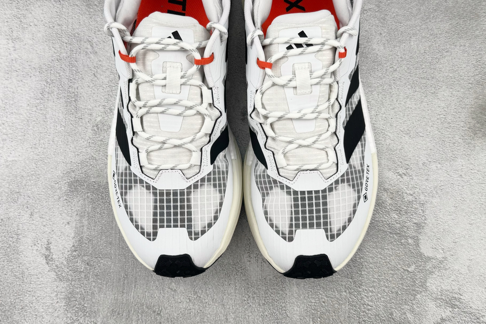 Top adidas FREEHIKER 3 GORE-TEX 白色 货号：KI8275 尺码：40 40.5 41 4