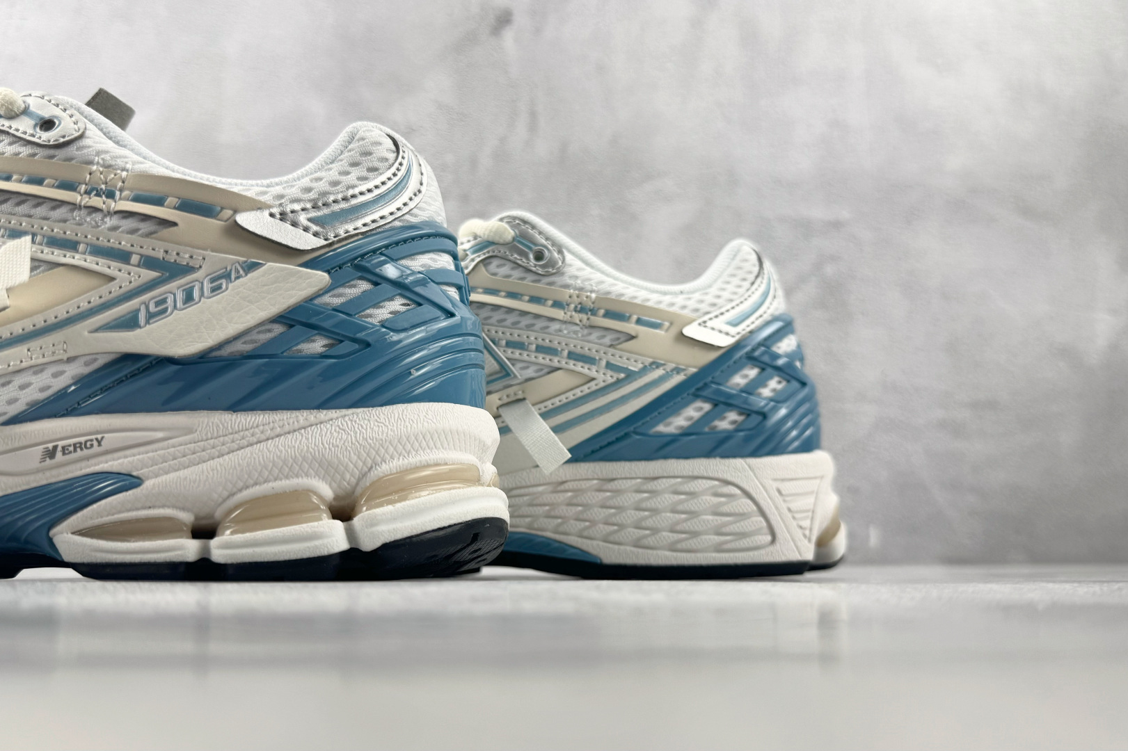 C 版 大厂出品 New Balance U1906 白蓝 货号：UC 尺码：36 36.5 37 38.5 39 40