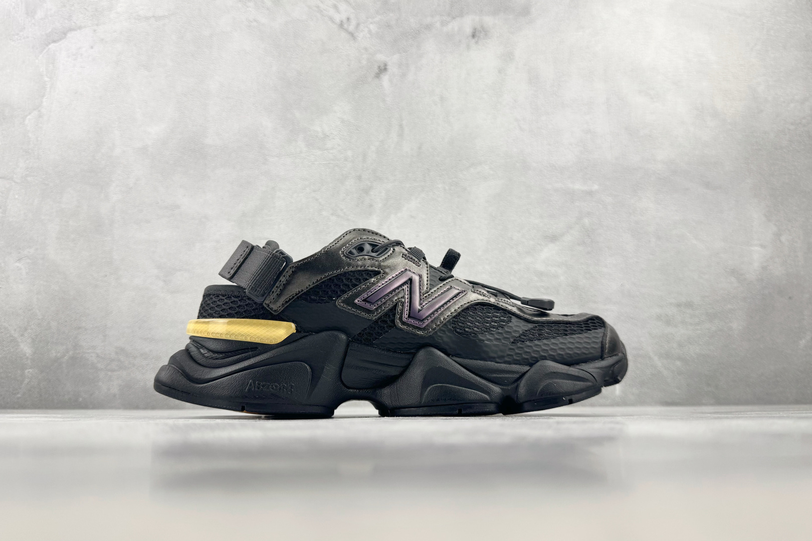 C 版 大厂出品 New Balance NB 9060 黑色 货号:U 尺码:36 36.5 37 38.5 39 4 C 版 大厂出品 New Balance NB 9060 黑色 货号:U 尺码:36 36.5 37 38.5 39 4