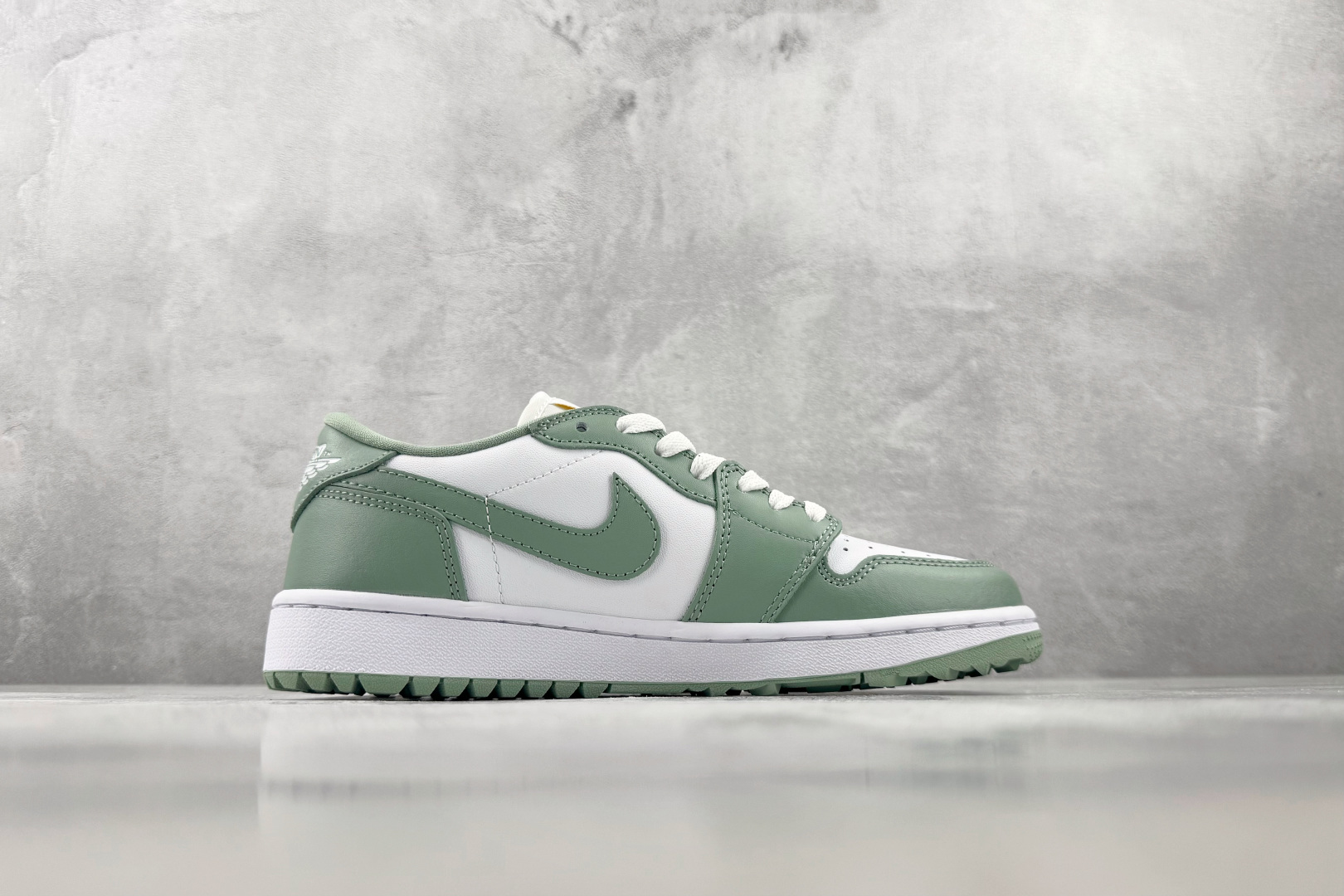 XC Jordan Air Jordan 1 Golf 白绿 货号：DD9315-008 尺码：36 36.5 37.5