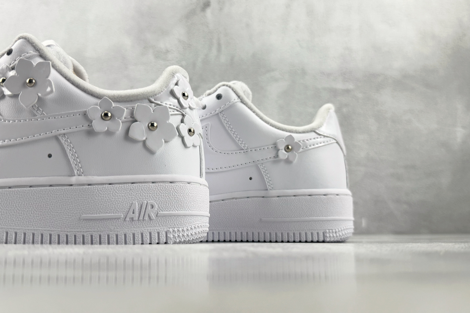 3A Nike Air Force 1 '07 白色 货号：IR8637-100 尺码：36 36.5 37 38.5 