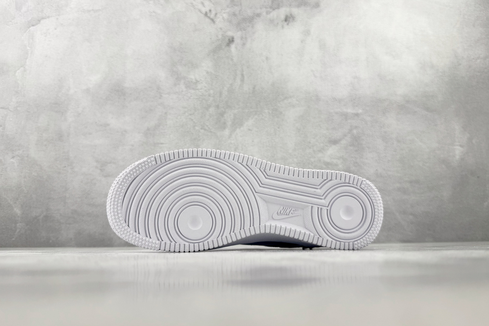 3A Nike Air Force 1 '07 白色 货号：IR8637-100 尺码：36 36.5 37 38.5 