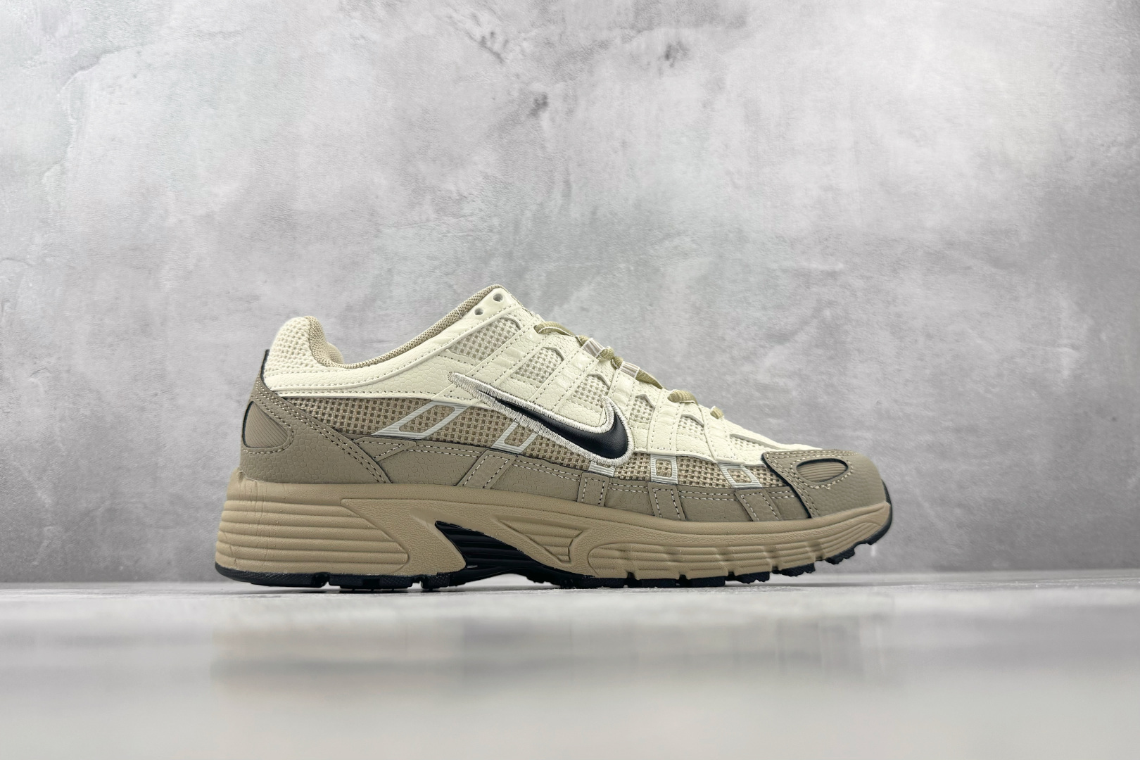 HN Nike P-6000 卡其灰 货号:IH8042 100 尺码:36 36.5 37 38.5 39 40 4 HN Nike P-6000 卡其灰 货号:IH8042 100 尺码:36 36.5 37 38.5 39 40 4