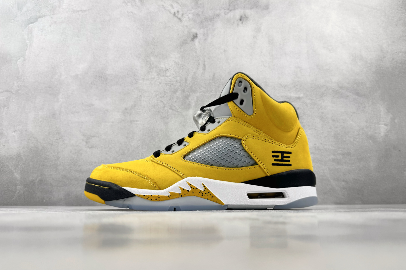 Y3 Jordan Air Jordan 5 Retro"Tokyo"东京限定(2025 黄色 货号:IO3372-70 Y3 Jordan Air Jordan 5 Retro"Tokyo"东京限定(2025 黄色 货号:IO3372-70