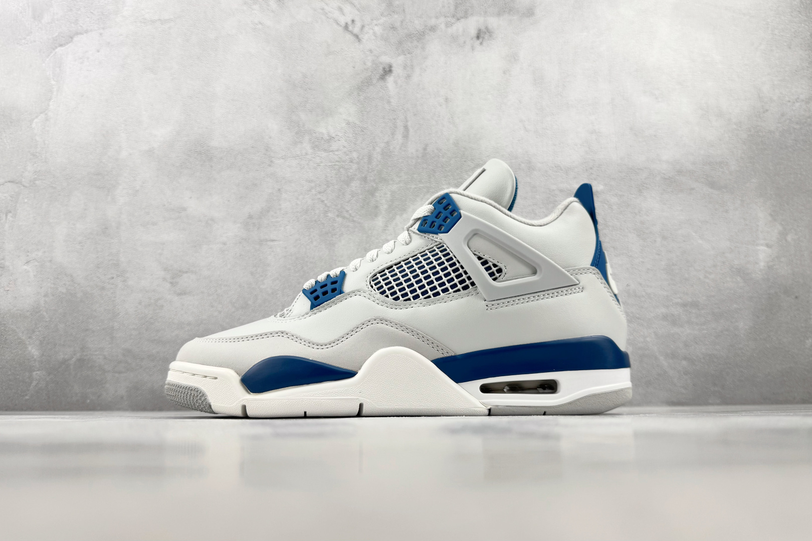 Y3 Jordan Air Jordan 4 "Military Blue" 白蓝 货号:FV5029-141 尺码:3 Y3 Jordan Air Jordan 4 "Military Blue" 白蓝 货号:FV5029-141 尺码:3
