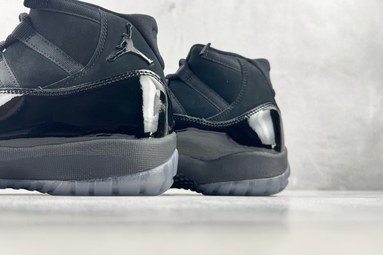 Y3 Jordan Air Jordan 11 retro cap and gown 黑武士 货号：-005 尺码：36