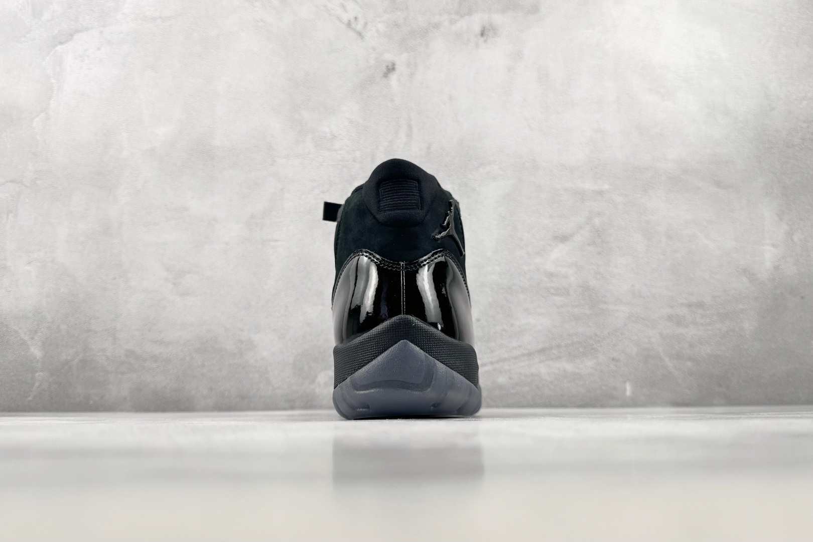 Y3 Jordan Air Jordan 11 retro cap and gown 黑武士 货号：-005 尺码：36