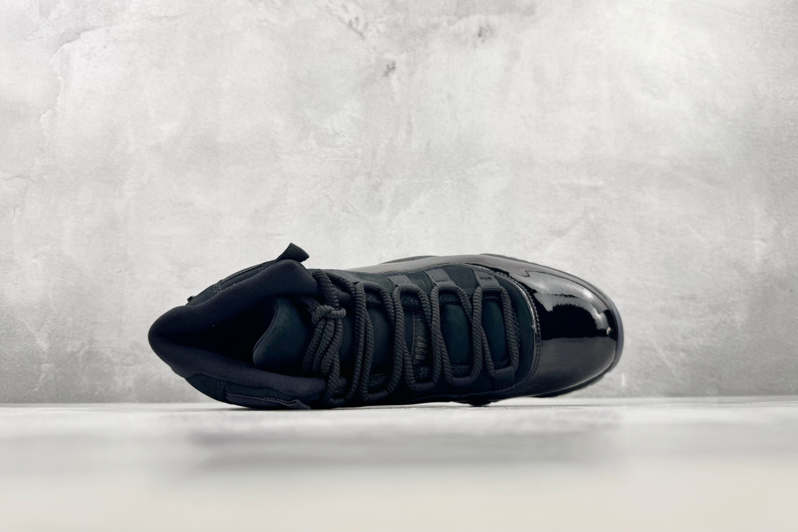Y3 Jordan Air Jordan 11 retro cap and gown 黑武士 货号：-005 尺码：36