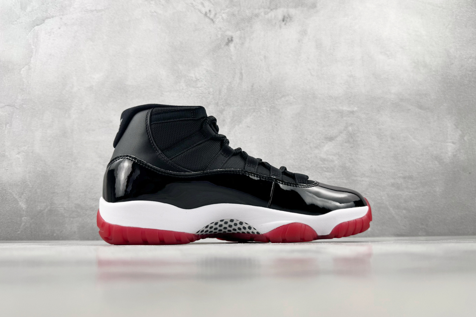 Y3 Jordan Air Jordan 11 bred 黑红白 货号:-061 尺码:36 36.5 37 37.5 Y3 Jordan Air Jordan 11 bred 黑红白 货号:-061 尺码:36 36.5 37 37.5