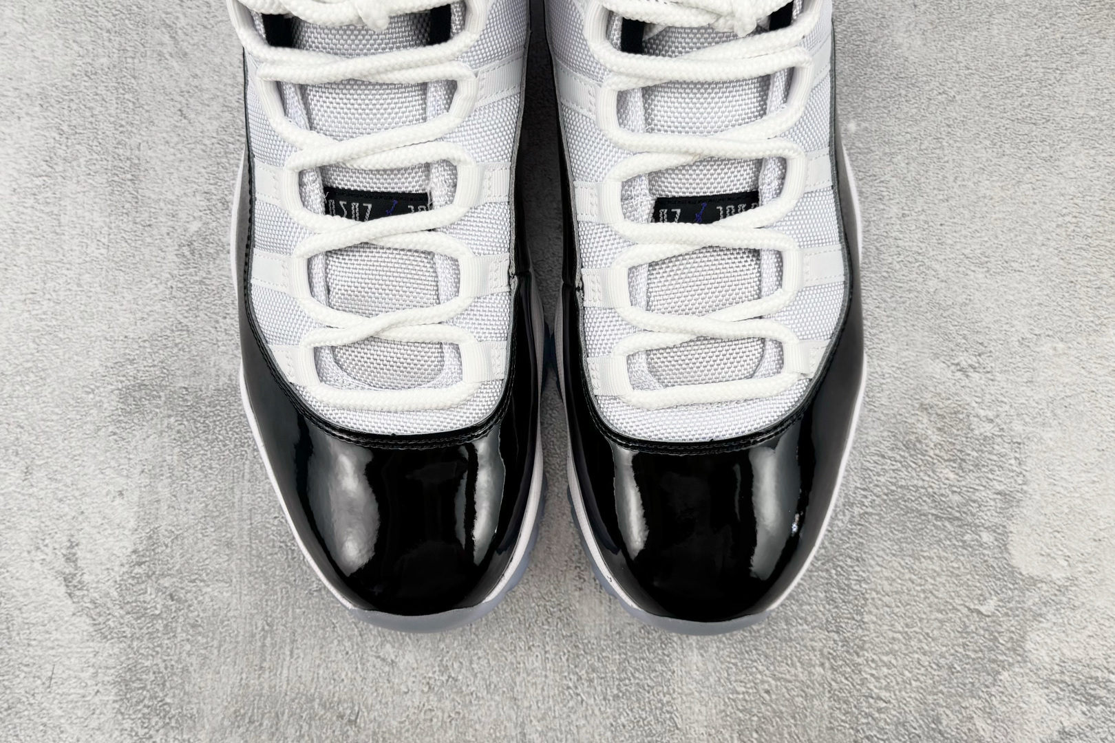 Y3 Jordan Air Jordan 11 concord OG 黑白 货号:-100 尺码:36 36.5 37 Y3 Jordan Air Jordan 11 concord OG 黑白 货号:-100 尺码:36 36.5 37