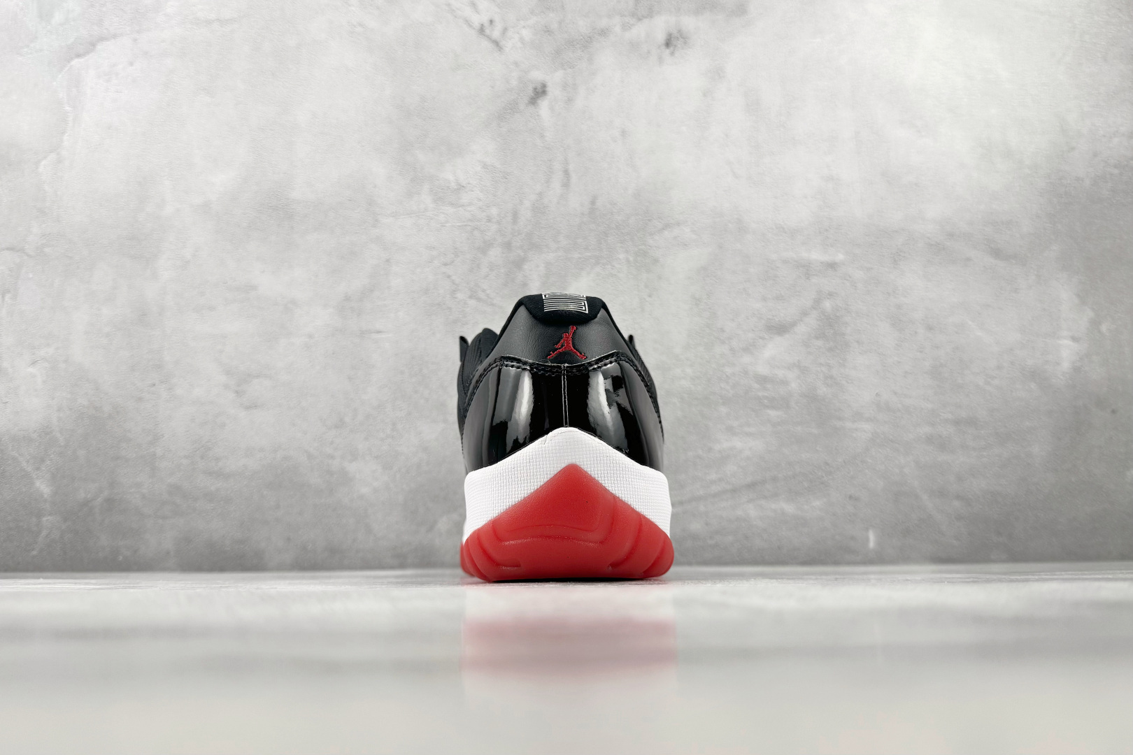 Y3 Jordan Air Jordan 11 Low Bred黑红 货号：FV5104-006 尺码：36 36.5 