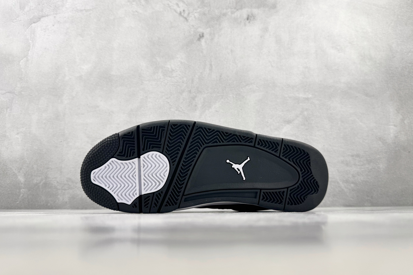 Y3 Jordan Air Jordan 4 Retro "White Thunder" 黑白 货号:FQ8138-00 Y3 Jordan Air Jordan 4 Retro "White Thunder" 黑白 货号:FQ8138-00