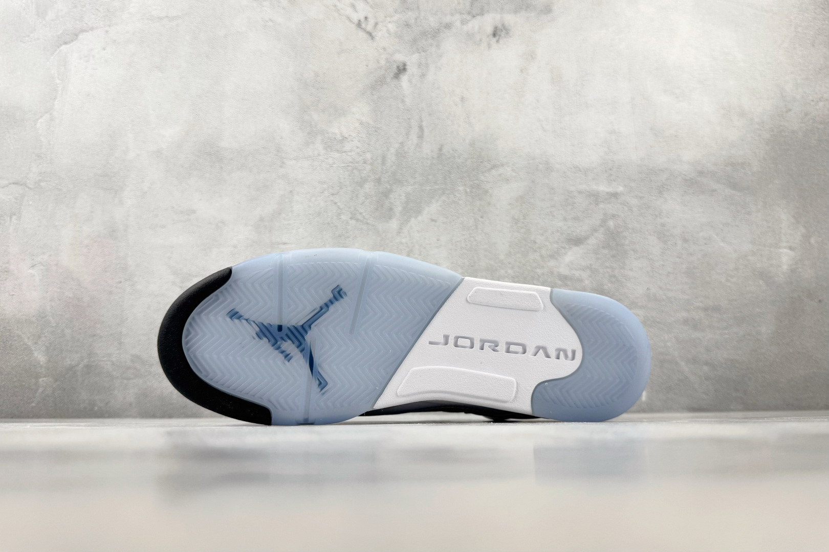 Y3 Jordan Air Jordan 5 Retro OG "White Metallic" 白色 货号:HQ797 Y3 Jordan Air Jordan 5 Retro OG "White Metallic" 白色 货号:HQ797