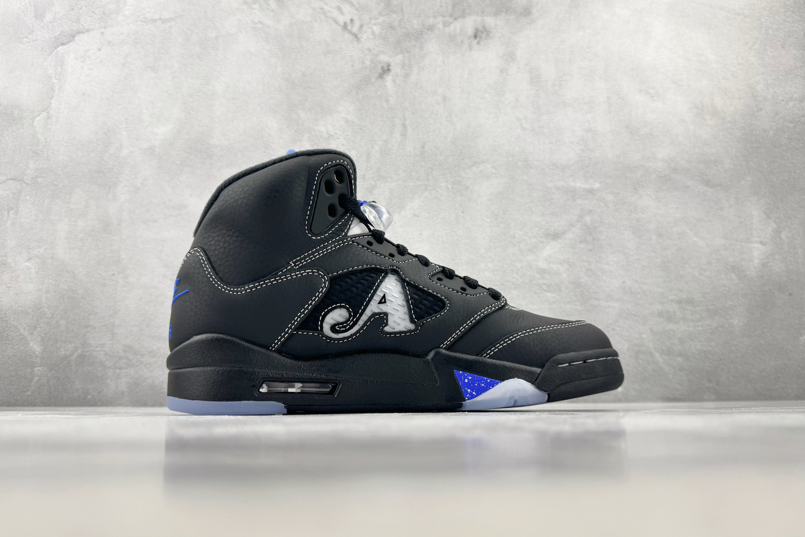 Y3 Jordan × Awake NY Air Jordan 5 Retro SP 黑蓝色 货号:DV4982-004 Y3 Jordan × Awake NY Air Jordan 5 Retro SP 黑蓝色 货号:DV4982-004