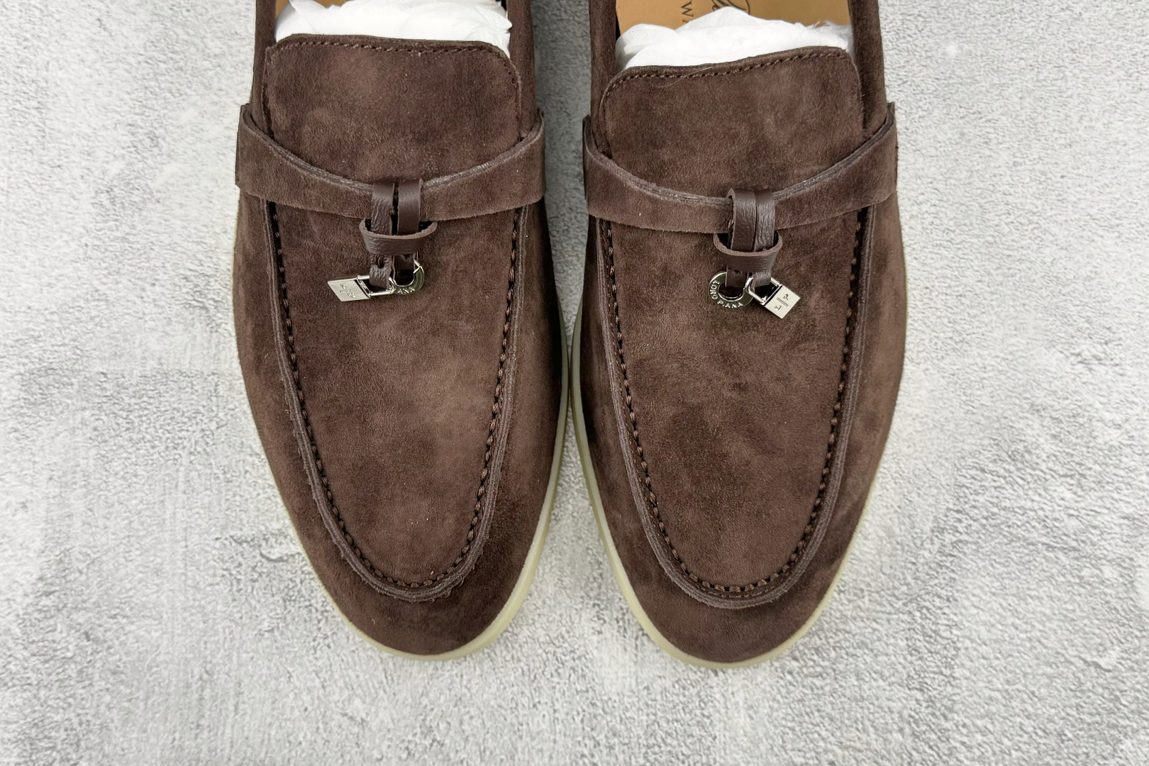 顶级 Loro Piana Summer Charms Walk 咖啡 货号:FAE5444MC51 尺码:35 36 顶级 Loro Piana Summer Charms Walk 咖啡 货号:FAE5444MC51 尺码:35 36