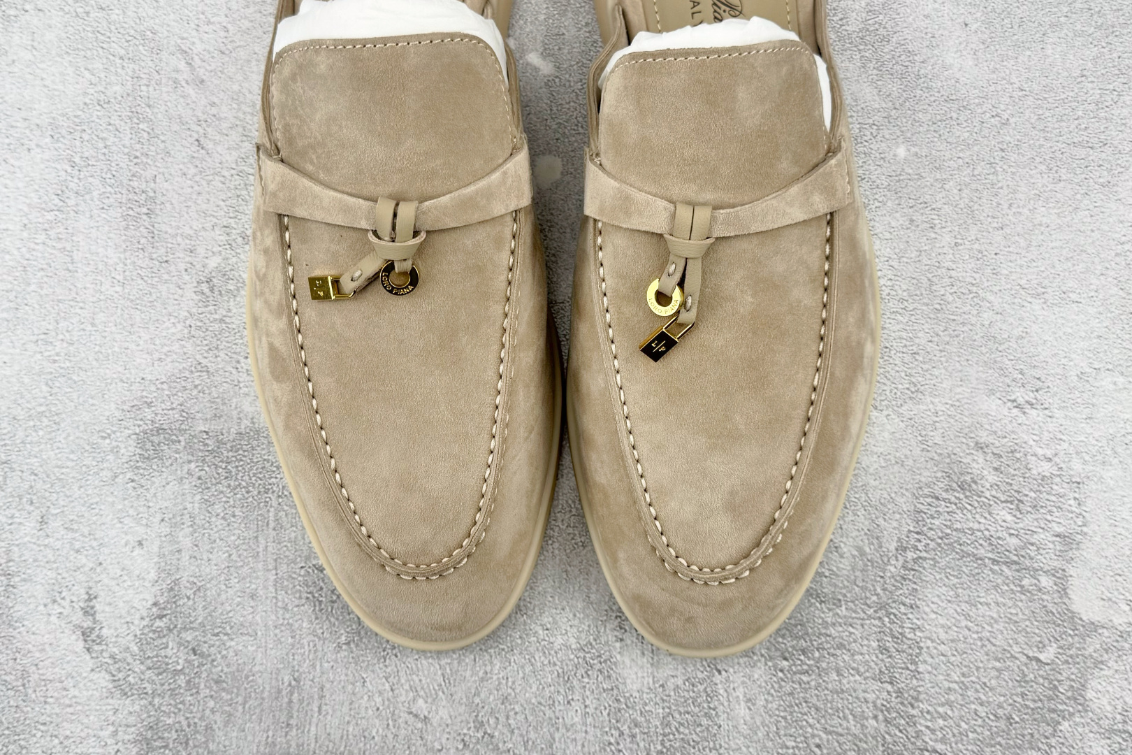顶级 Loro Piana Summer Charms Walk 沙色半托 货号:FAI1543 尺码:35 36 顶级 Loro Piana Summer Charms Walk 沙色半托 货号:FAI1543 尺码:35 36