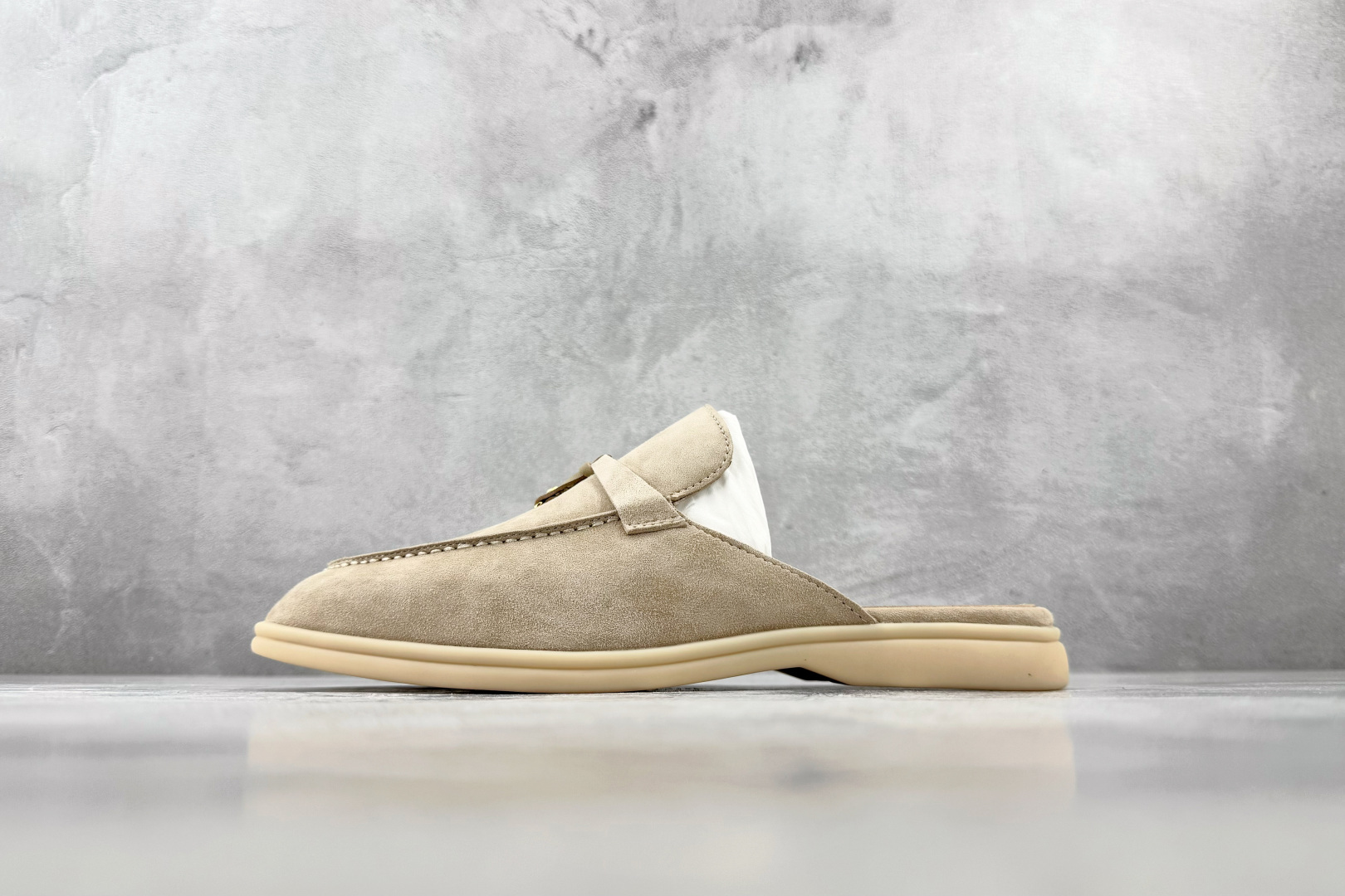 顶级 Loro Piana Summer Charms Walk 沙色半托 货号:FAI1543 尺码:35 36 顶级 Loro Piana Summer Charms Walk 沙色半托 货号:FAI1543 尺码:35 36