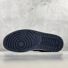 K版 综合版 Jordan Air Jordan 1 灰蓝 货号:IV6045 451 尺码:36 36.5 37.5 K版 综合版 Jordan Air Jordan 1 灰蓝 货号:IV6045 451 尺码:36 36.5 37.5