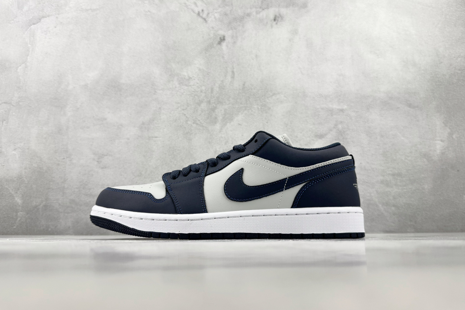 K版 综合版 Jordan Air Jordan 1 灰蓝 货号:IV6045 451 尺码:36 36.5 37.5 K版 综合版 Jordan Air Jordan 1 灰蓝 货号:IV6045 451 尺码:36 36.5 37.5