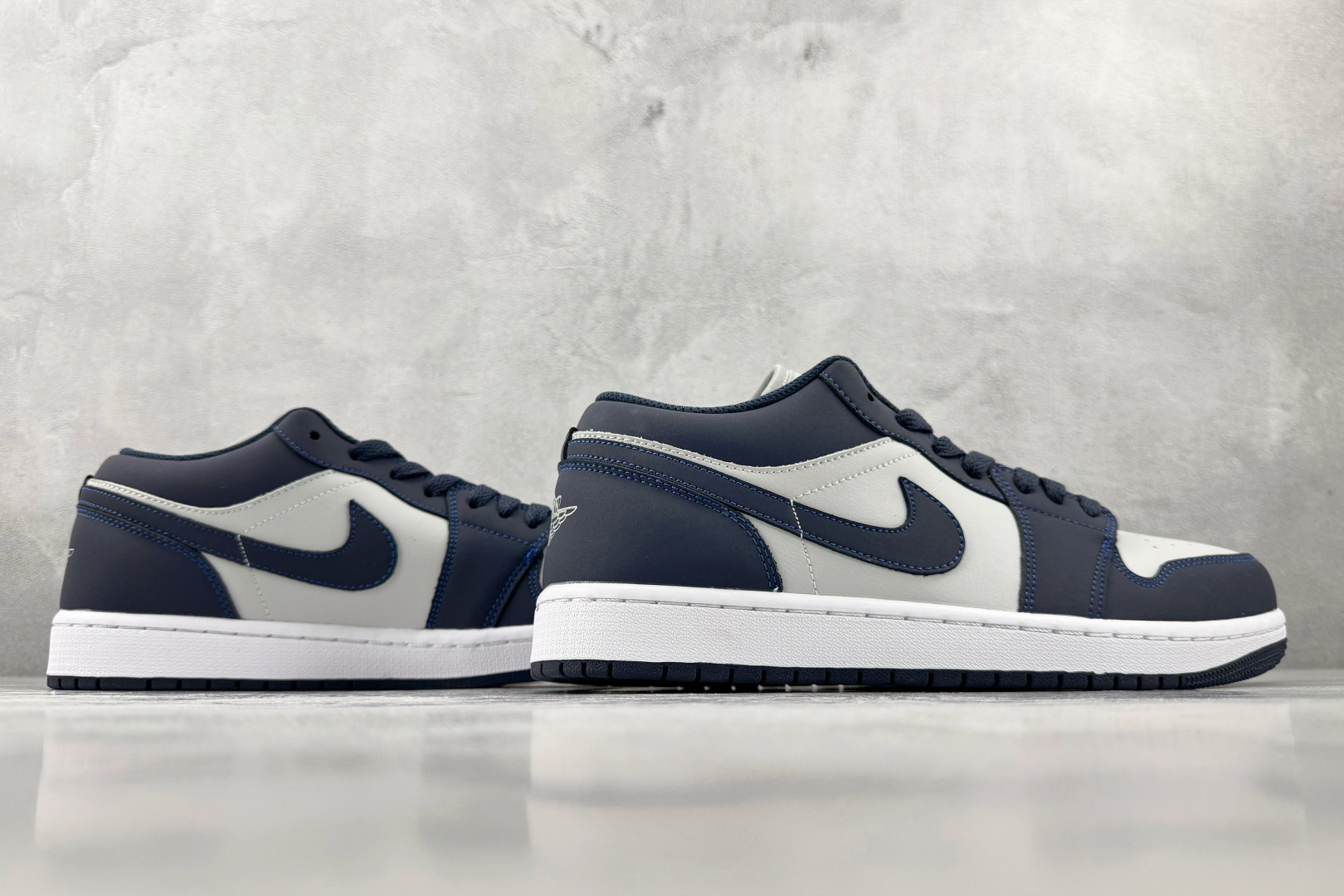 K版 综合版 Jordan Air Jordan 1 灰蓝 货号:IV6045 451 尺码:36 36.5 37.5 K版 综合版 Jordan Air Jordan 1 灰蓝 货号:IV6045 451 尺码:36 36.5 37.5