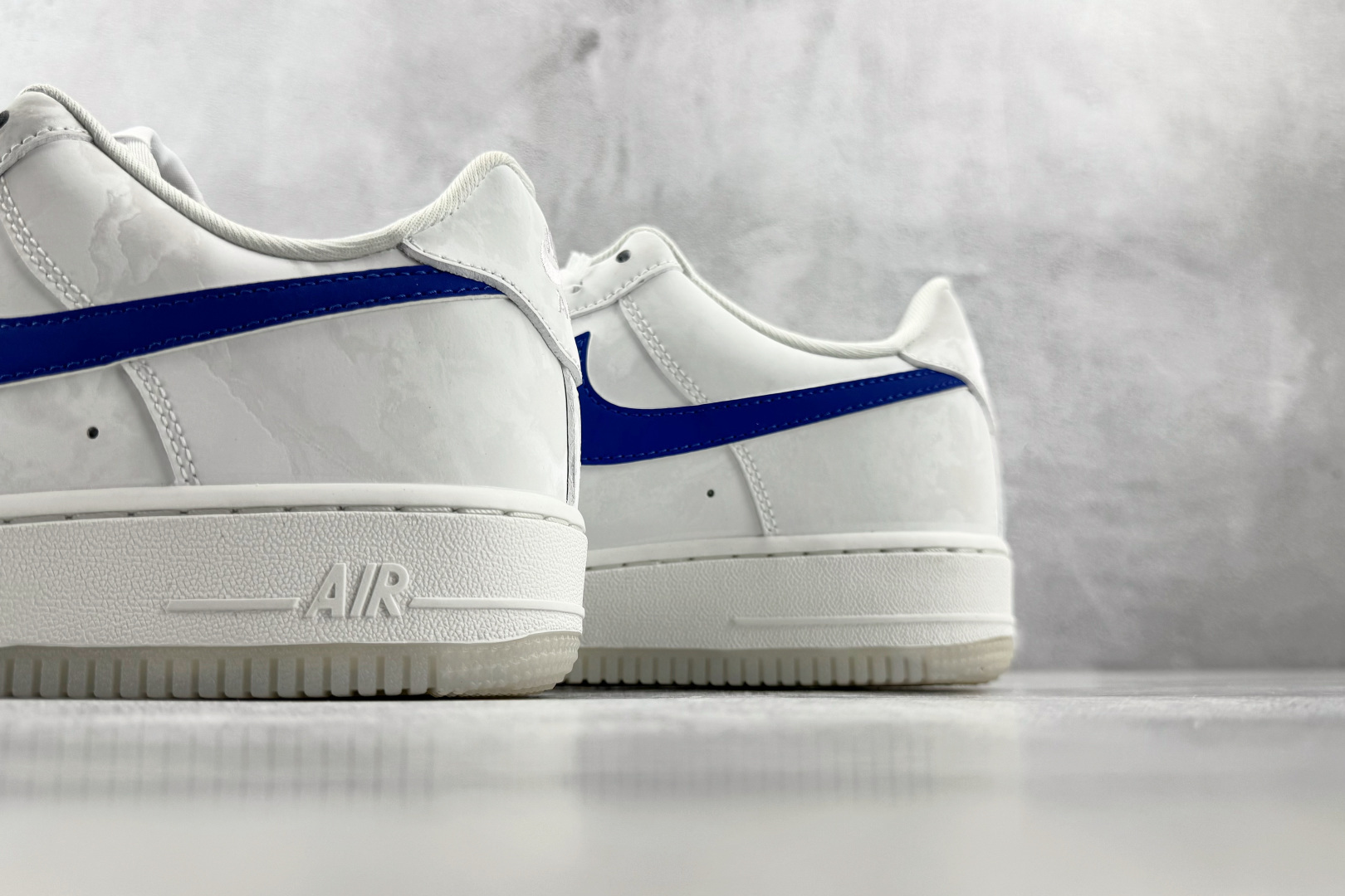 3A Nike Air Force 1 '07 LV8 白蓝色 货号：IW1235-121 尺码：36 36.5 37 