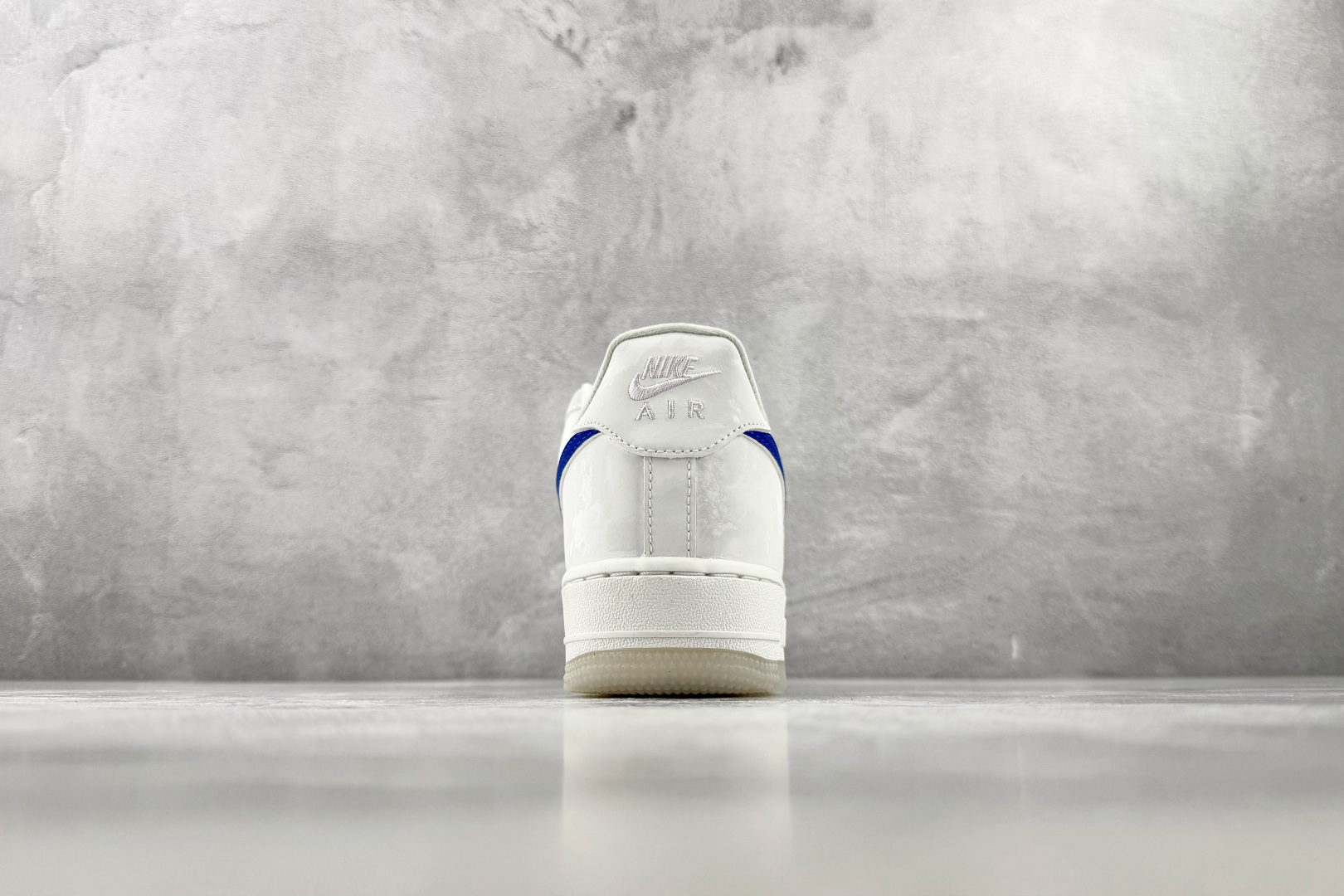 3A Nike Air Force 1 '07 LV8 白蓝色 货号：IW1235-121 尺码：36 36.5 37 