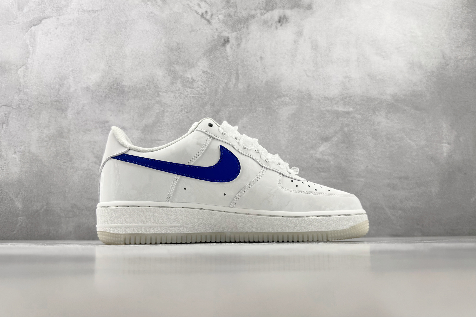 3A Nike Air Force 1 '07 LV8 白蓝色 货号：IW1235-121 尺码：36 36.5 37 