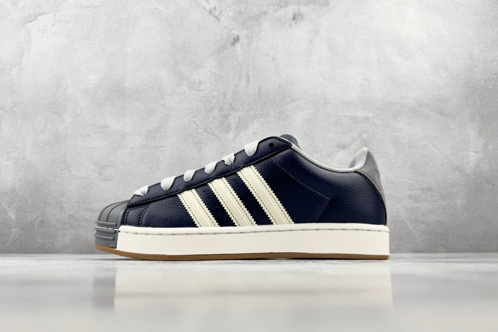 XP/H11 平台专供 adidas originals Superstar ST 蓝色 货号: KH8966 尺码:3 XP/H11 平台专供 adidas originals Superstar ST 蓝色 货号: KH8966 尺码:3