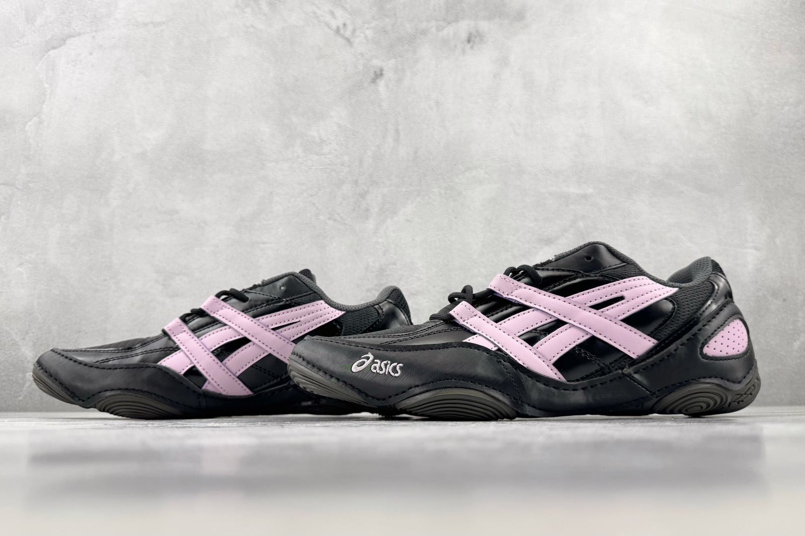 F 版 ASICS Hypersync 黑紫 货号：1203A879-021 尺码：36 36.5 37 38.5 39