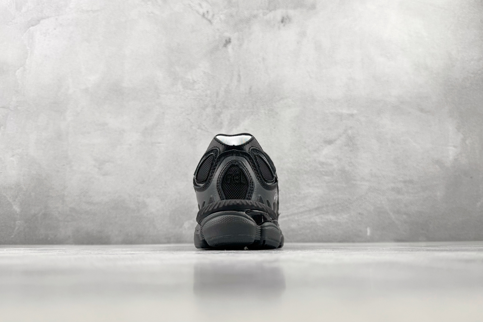 XP 平台专供 ASICS GEL-NYC 黑色 货号:1203A280 003 尺码:36 36.5 37.5 38 XP 平台专供 ASICS GEL-NYC 黑色 货号:1203A280 003 尺码:36 36.5 37.5 38