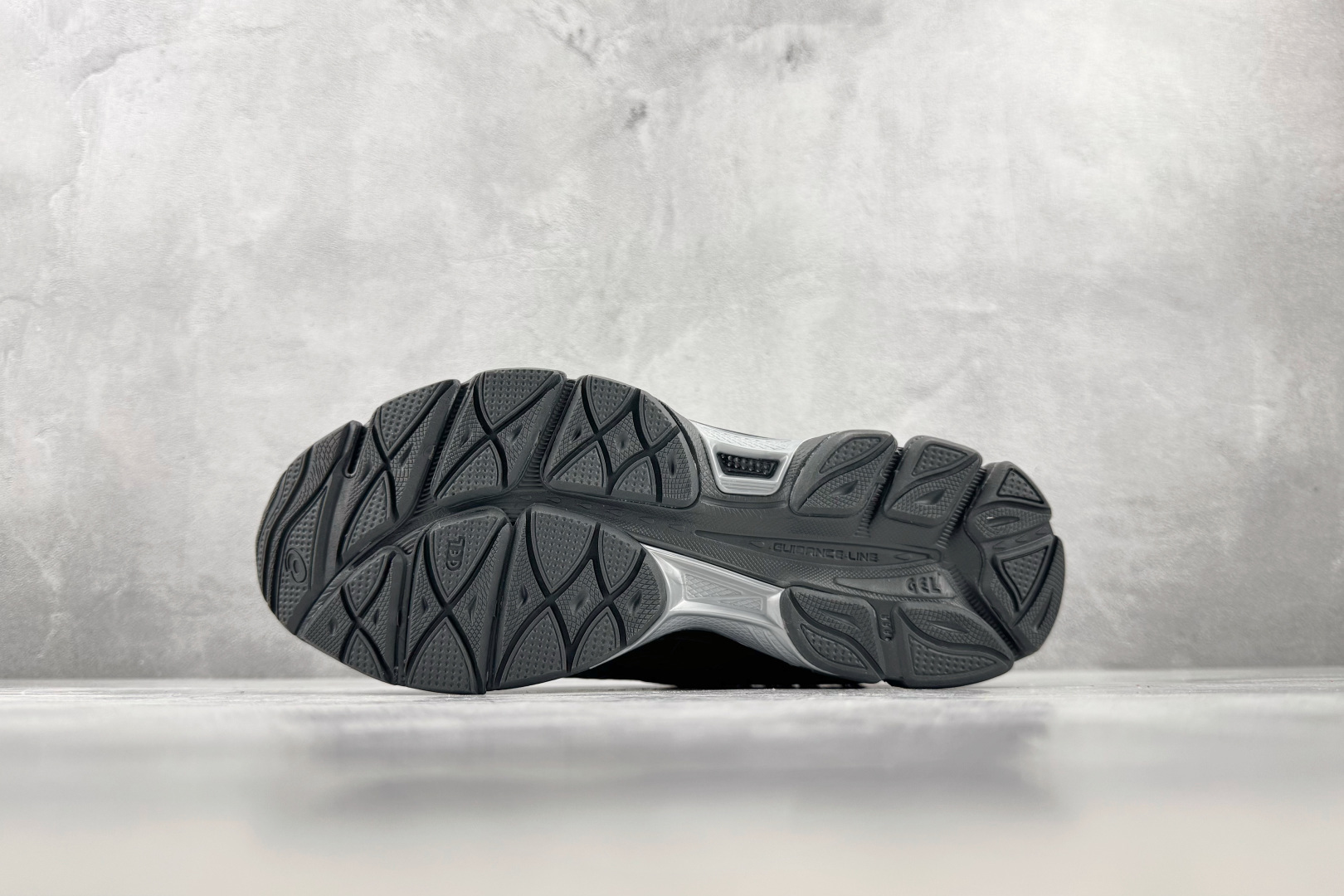 XP 平台专供 ASICS GEL-NYC 黑色 货号:1203A280 003 尺码:36 36.5 37.5 38 XP 平台专供 ASICS GEL-NYC 黑色 货号:1203A280 003 尺码:36 36.5 37.5 38