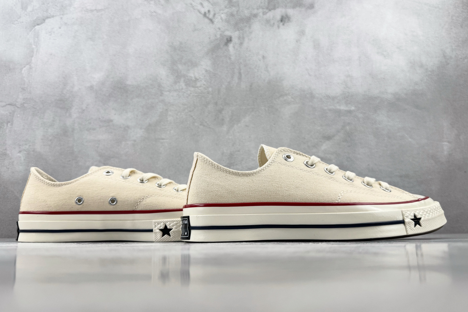 H版 Converse CHUCK 70 X 米白 • 重磅帆布:采用12盎司高密度棉帆布,不易变形,透气性好 • 全橡 H版 Converse CHUCK 70 X 米白 • 重磅帆布:采用12盎司高密度棉帆布,不易变形,透气性好 • 全橡