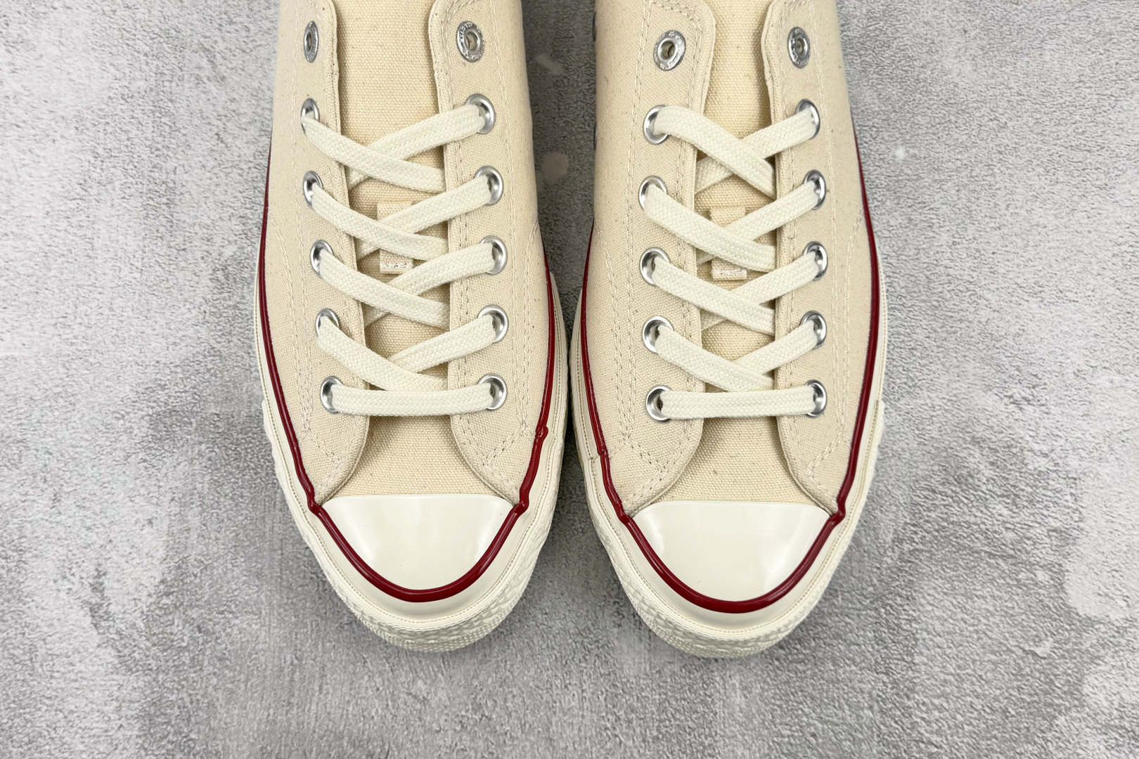 H版 Converse CHUCK 70 X 米白 • 重磅帆布:采用12盎司高密度棉帆布,不易变形,透气性好 • 全橡 H版 Converse CHUCK 70 X 米白 • 重磅帆布:采用12盎司高密度棉帆布,不易变形,透气性好 • 全橡
