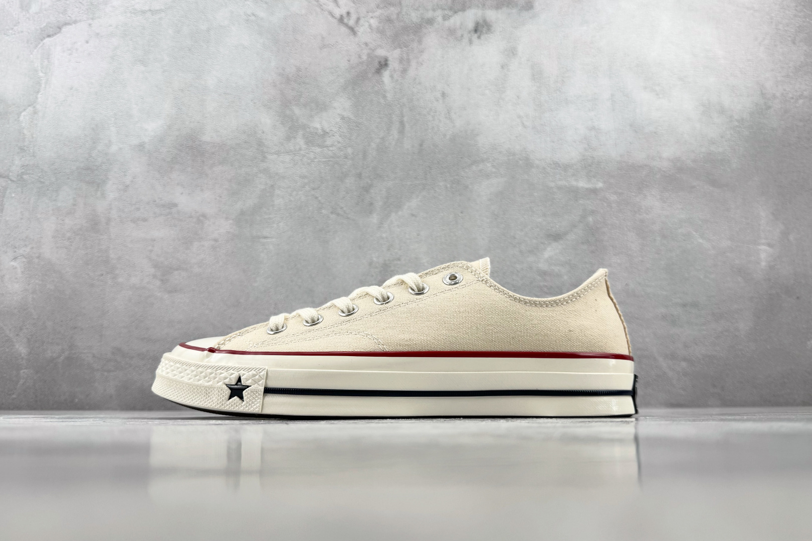 H版 Converse CHUCK 70 X 米白 • 重磅帆布:采用12盎司高密度棉帆布,不易变形,透气性好 • 全橡 H版 Converse CHUCK 70 X 米白 • 重磅帆布:采用12盎司高密度棉帆布,不易变形,透气性好 • 全橡