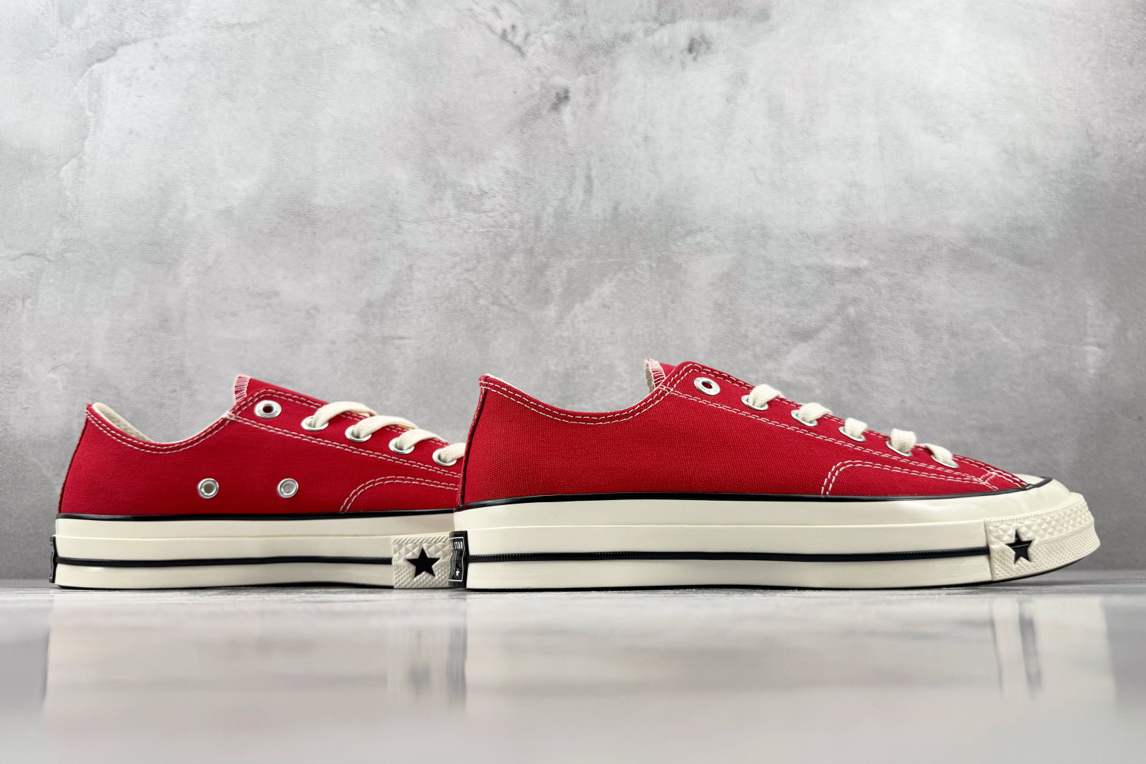 H版 Converse CHUCK 70 X 红色 • 重磅帆布:采用12盎司高密度棉帆布,不易变形,透气性好 • 全橡 H版 Converse CHUCK 70 X 红色 • 重磅帆布:采用12盎司高密度棉帆布,不易变形,透气性好 • 全橡