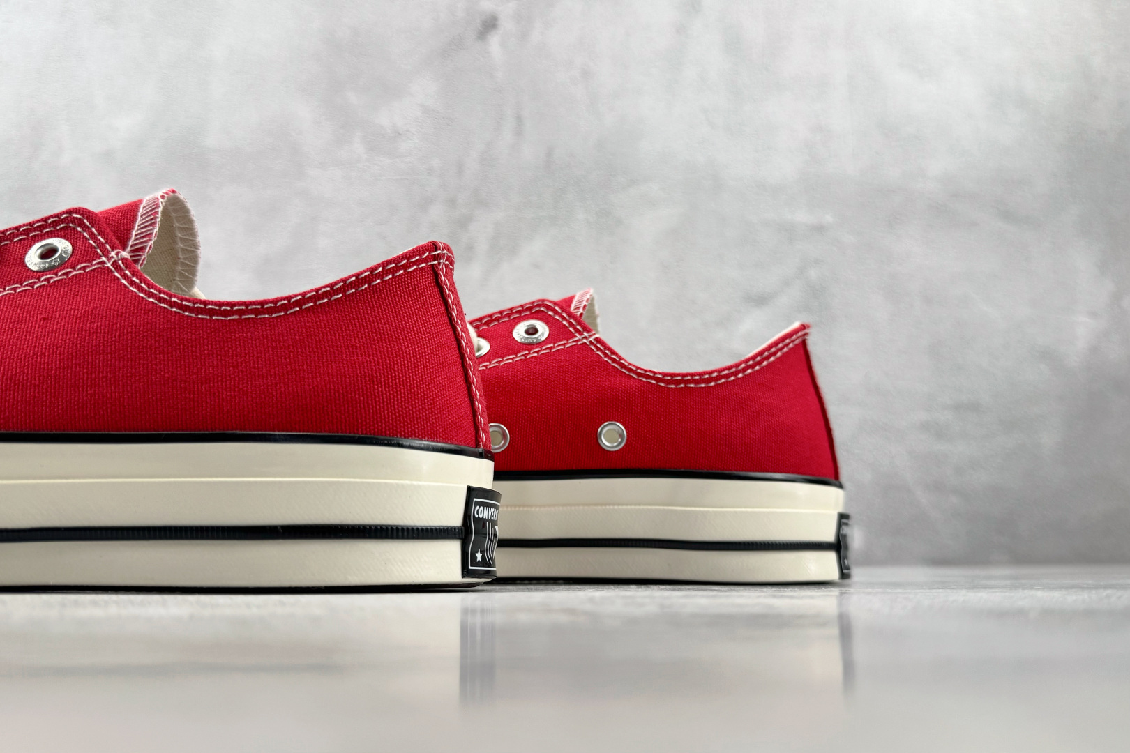 H版 Converse CHUCK 70 X 红色 • 重磅帆布:采用12盎司高密度棉帆布,不易变形,透气性好 • 全橡 H版 Converse CHUCK 70 X 红色 • 重磅帆布:采用12盎司高密度棉帆布,不易变形,透气性好 • 全橡