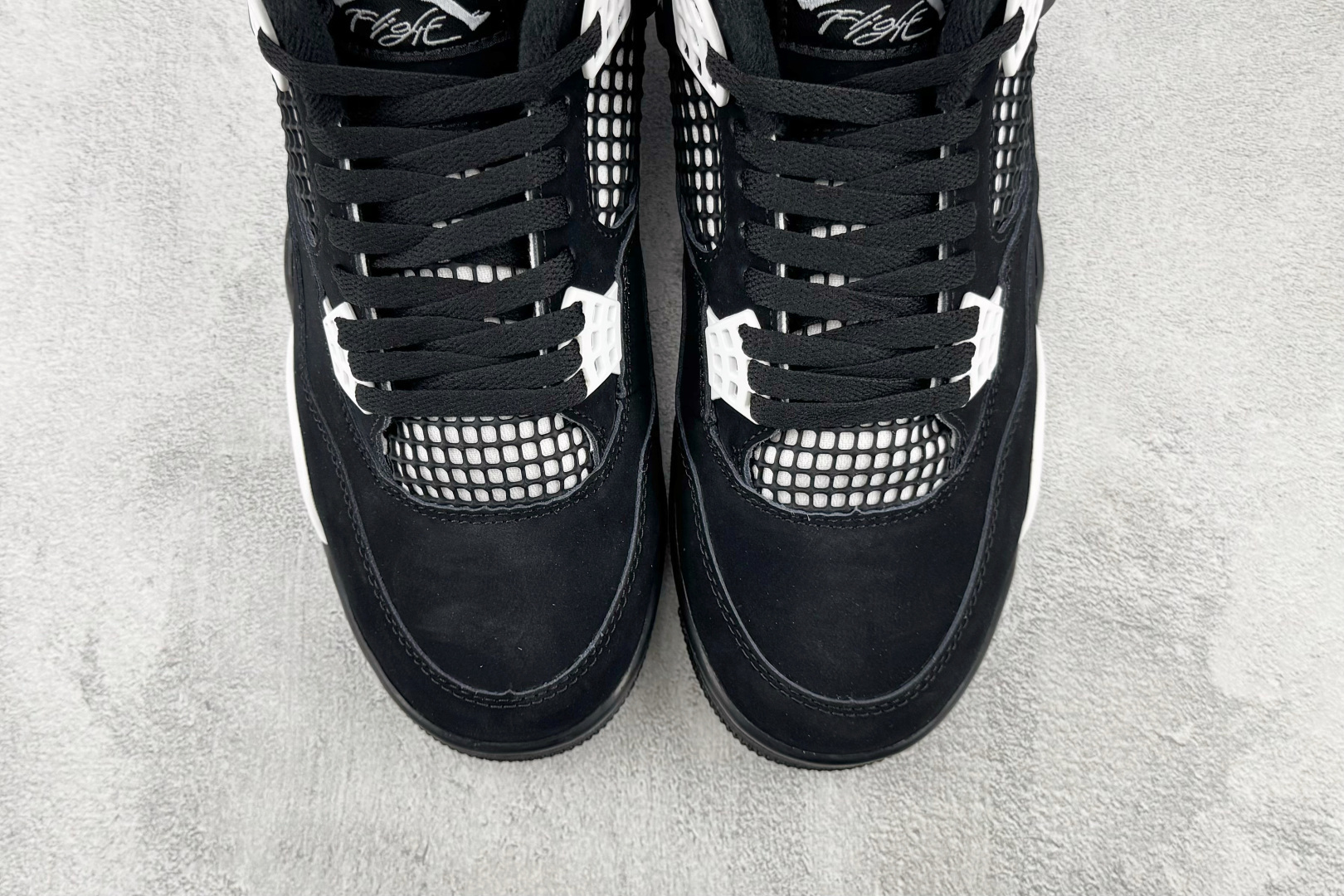 OV Jordan Air Jordan 4 Retro "White Thunder" 黑白 货号:FQ8138-00 OV Jordan Air Jordan 4 Retro "White Thunder" 黑白 货号:FQ8138-00