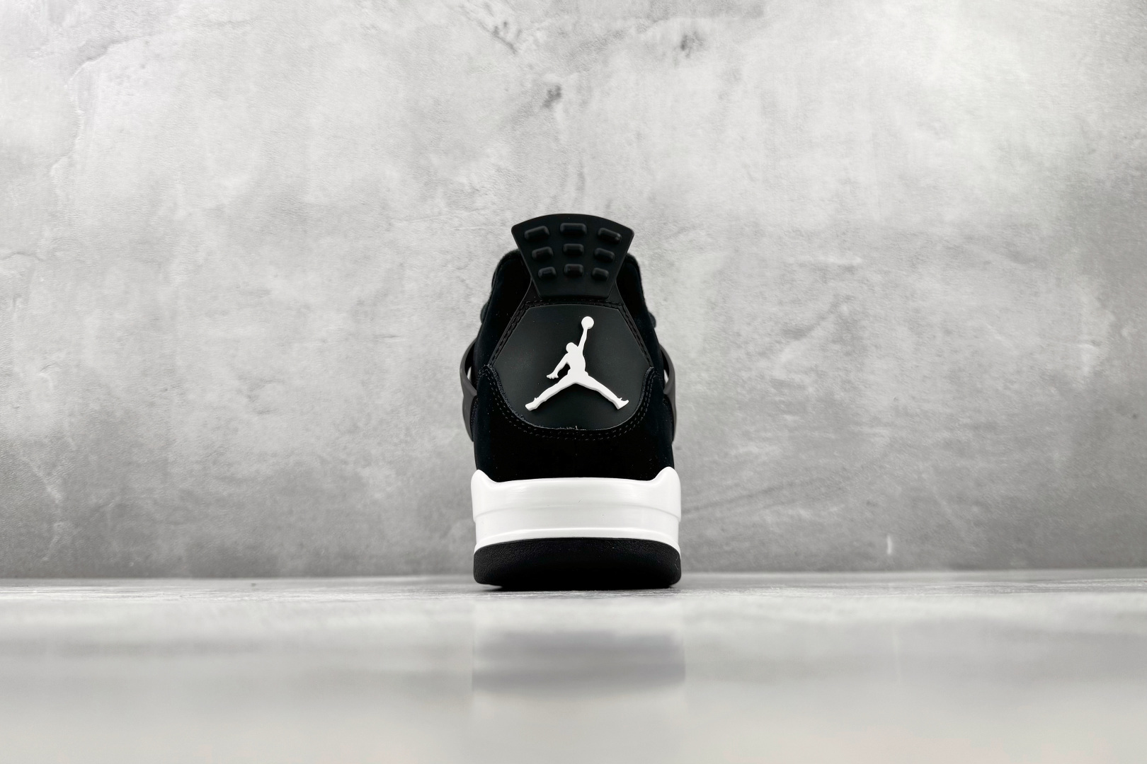 OV Jordan Air Jordan 4 Retro "White Thunder" 黑白 货号:FQ8138-00 OV Jordan Air Jordan 4 Retro "White Thunder" 黑白 货号:FQ8138-00