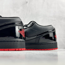 K版 综合版 Jordan Air Jordan 1 黑红 货号:DD1660 001 尺码:36 36.5 37.5 K版 综合版 Jordan Air Jordan 1 黑红 货号:DD1660 001 尺码:36 36.5 37.5