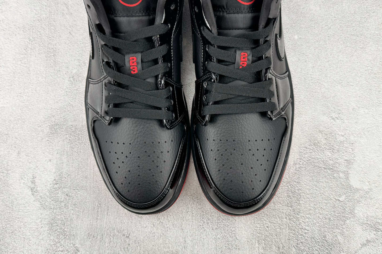 K版 综合版 Jordan Air Jordan 1 黑红 货号:DD1660 001 尺码:36 36.5 37.5 K版 综合版 Jordan Air Jordan 1 黑红 货号:DD1660 001 尺码:36 36.5 37.5
