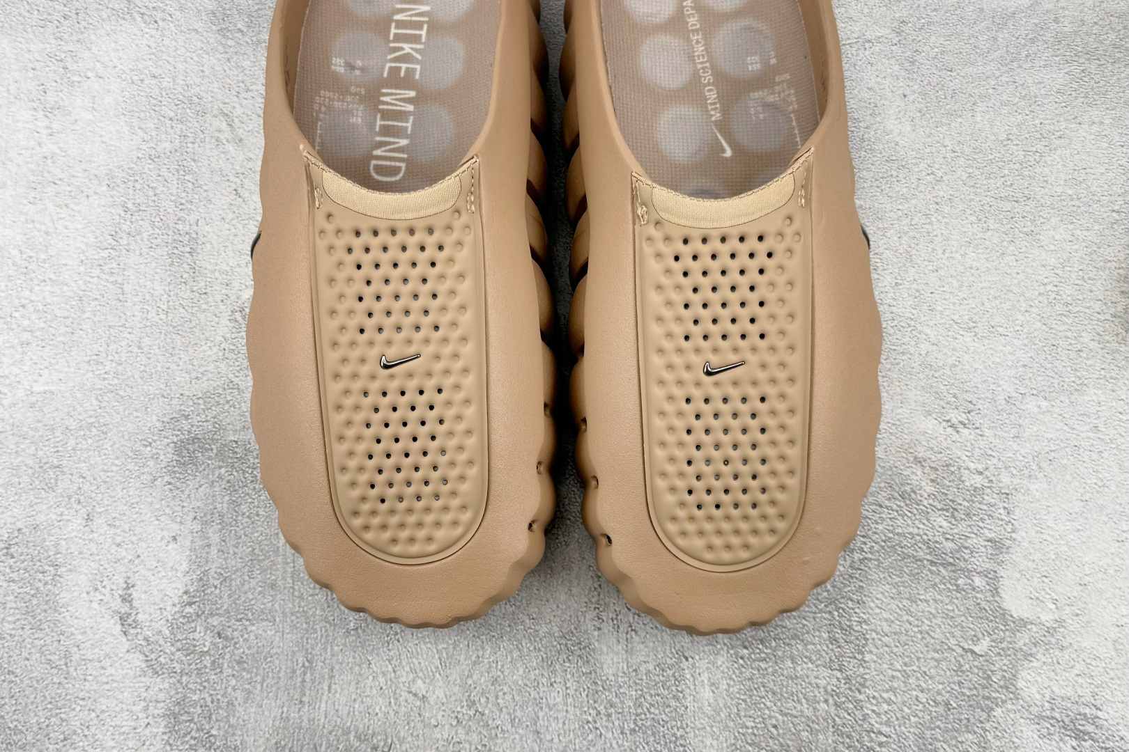 PK Nike Mind 001 裸粉 货号:HQ4307 200 尺码:36 36.5 37 38.5 39 40 4 PK Nike Mind 001 裸粉 货号:HQ4307 200 尺码:36 36.5 37 38.5 39 40 4