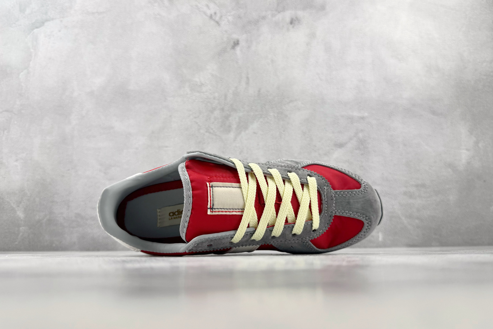 R 版出口订单 adidas originals BW RUN 红色 货号:KH6074 尺码:35.5 36 36.5 R 版出口订单 adidas originals BW RUN 红色 货号:KH6074 尺码:35.5 36 36.5