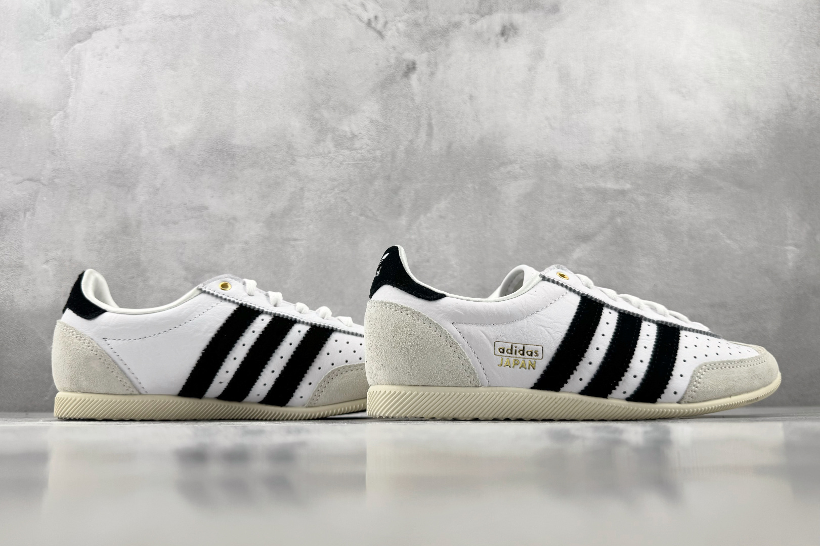 GOD 头层 adidas originals JAPAN 白黑 货号:IH5489 尺码:36 36.5 37 37. GOD 头层 adidas originals JAPAN 白黑 货号:IH5489 尺码:36 36.5 37 37.
